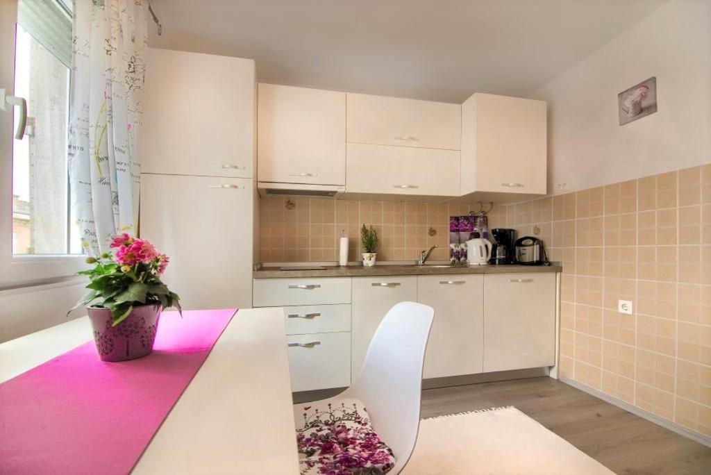 Mila Apartment *